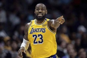 南宫NG28体育中国-詹姆斯官方公布新规，全明星入选引发争议，冲击季后赛球迷热议！